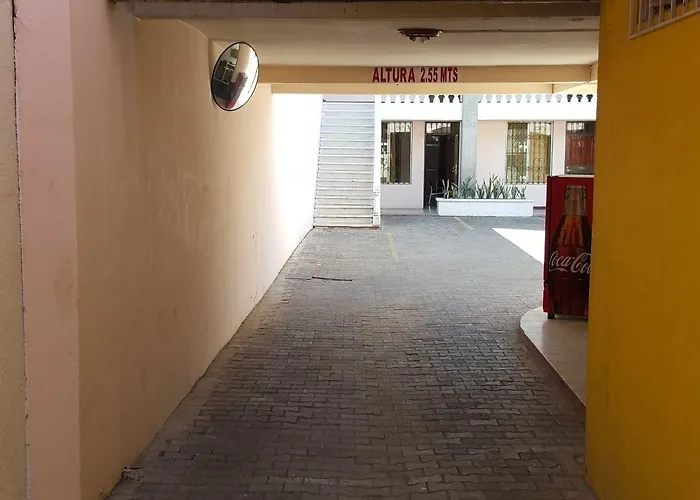 Primavera Hotel 2*